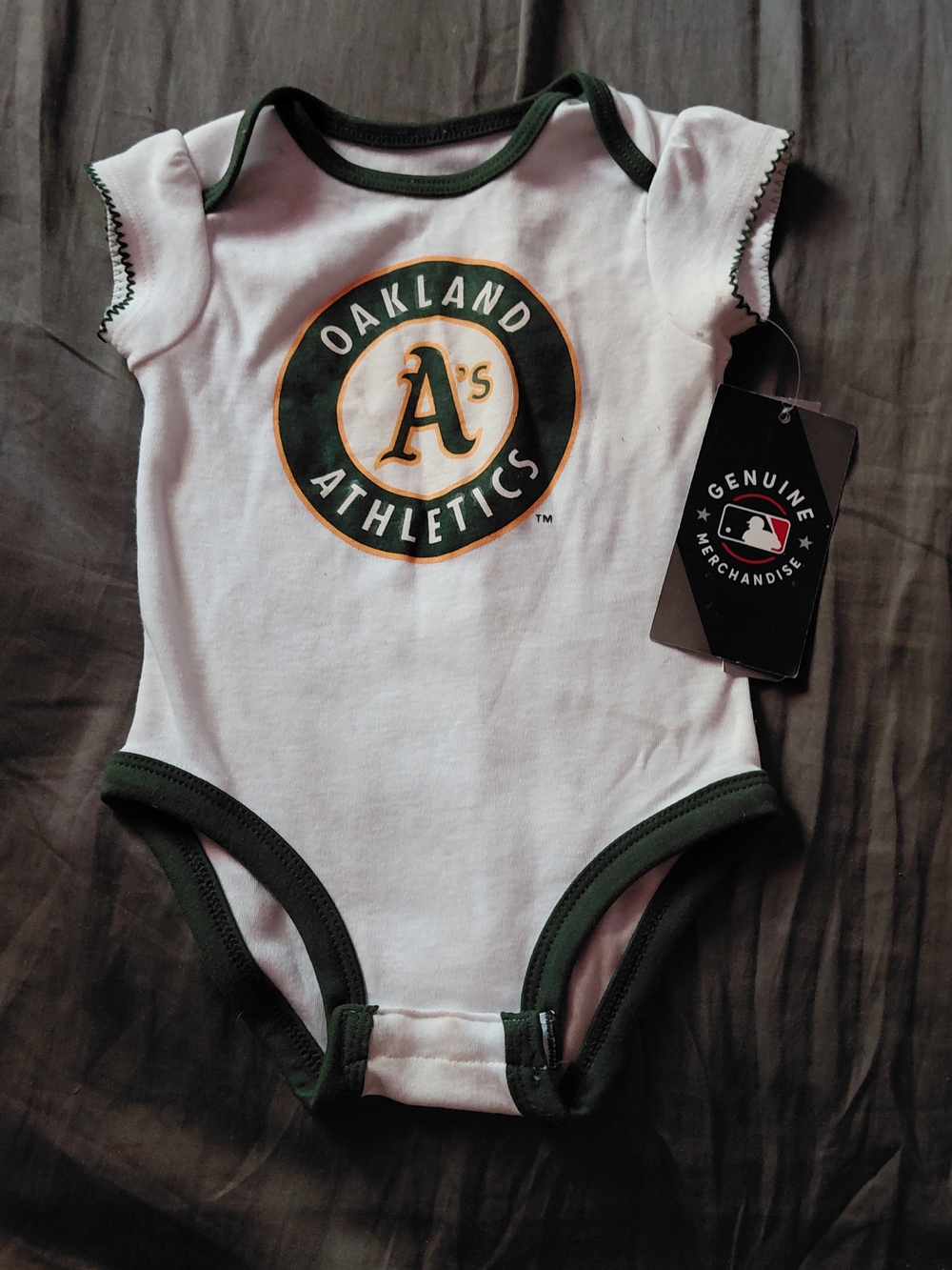 Genuine Merchandise Oakland Athletics Infant Bodysuit in White and Green
